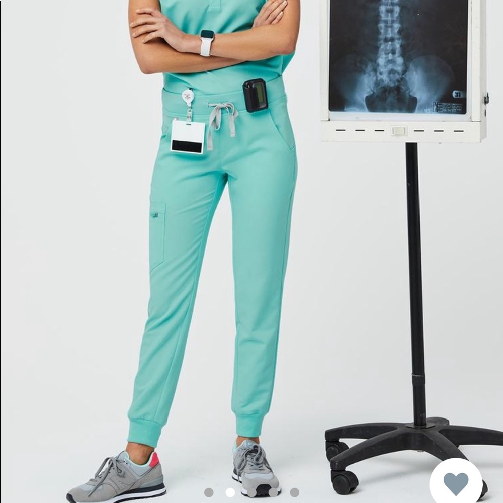 Figs XS petite aqua zamora scrubs